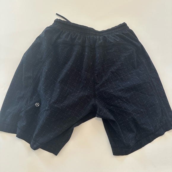 Lululemon liner shorts medium, men’s - Picture 2 of 2